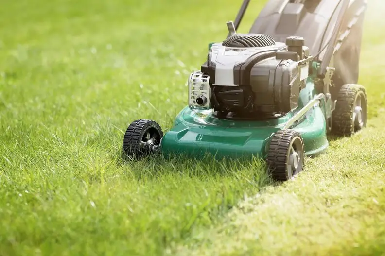 How To Mow A Lawn Miami Gardens, FL